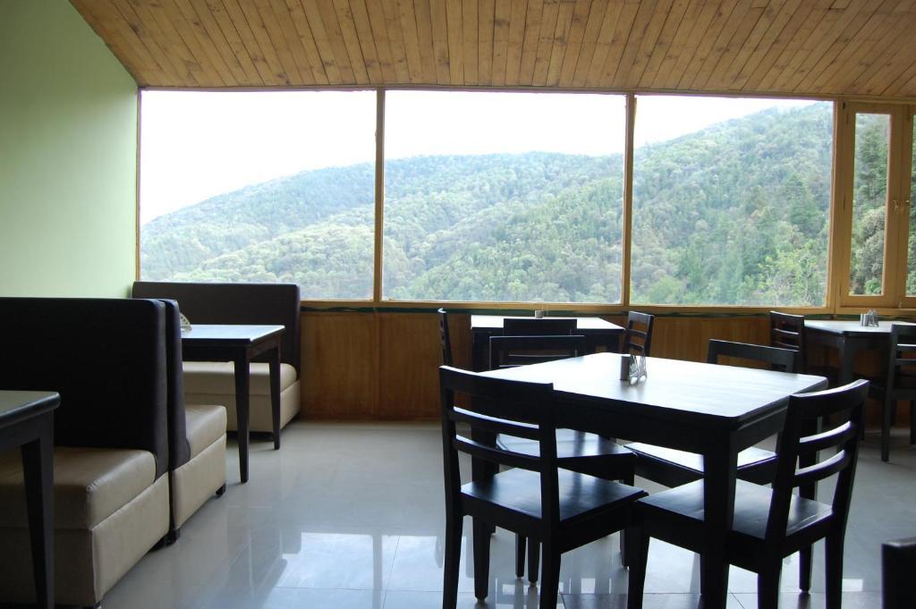 Natureraga Fernhill Resort Чейл Экстерьер фото