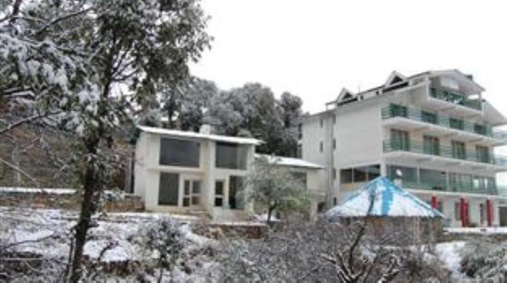 Natureraga Fernhill Resort Чейл Экстерьер фото