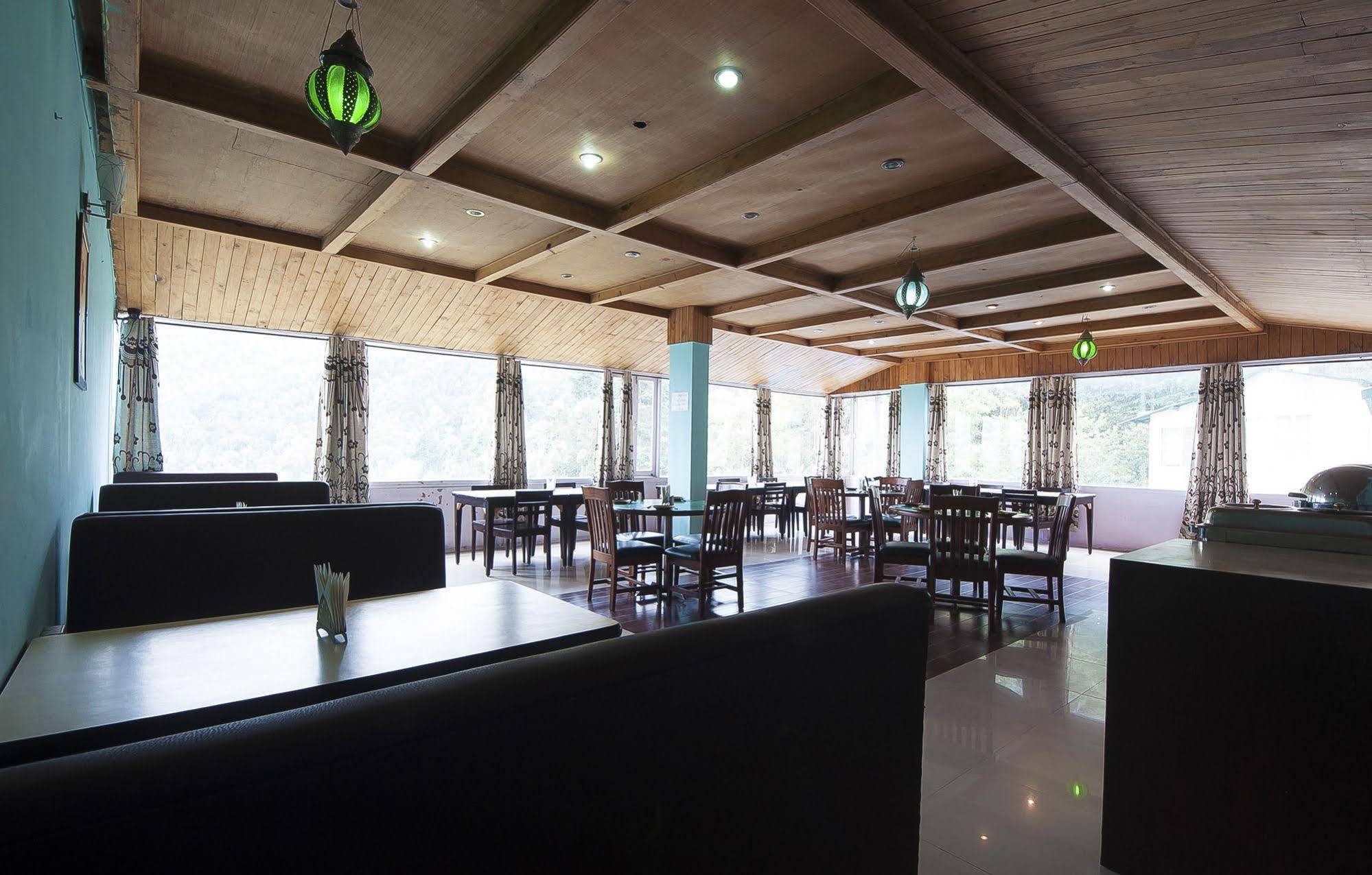 Natureraga Fernhill Resort Чейл Экстерьер фото